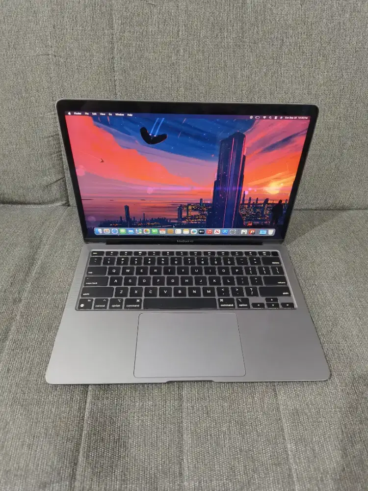 MacBook Air M1 Retina 13in 2020( ibox)
Chip Apple M1
Ram 8GB
SSD 256GB