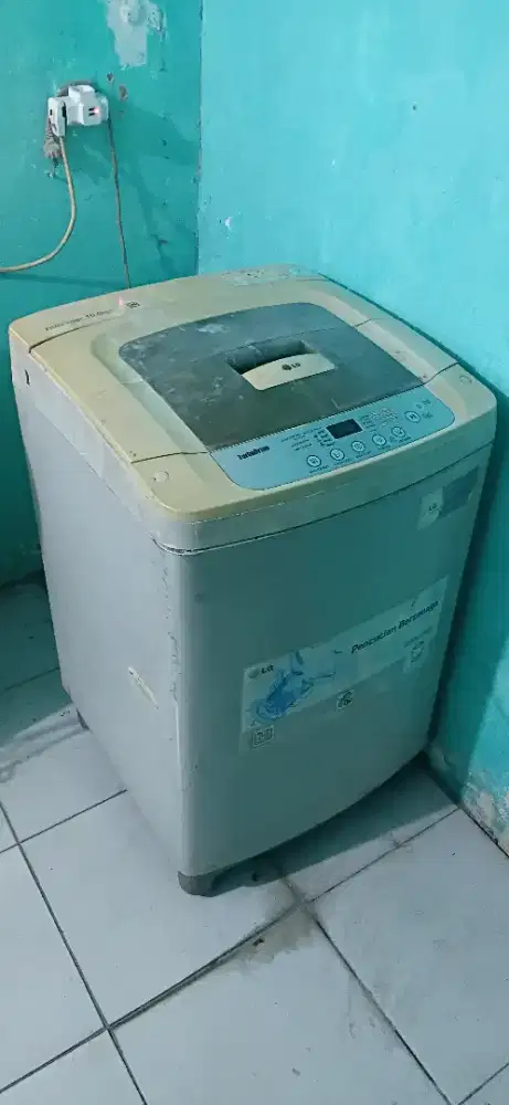 Mesin cuci bekas 1 tabung merek LG kapasitas 10kg