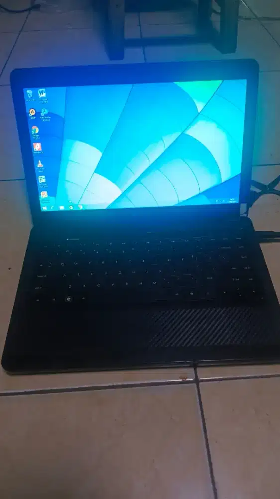 Laptop Compaq cq43
AMD  E-450
Ram 6gb
HDD 500gb
VGA Radeon hd 6320 3gb