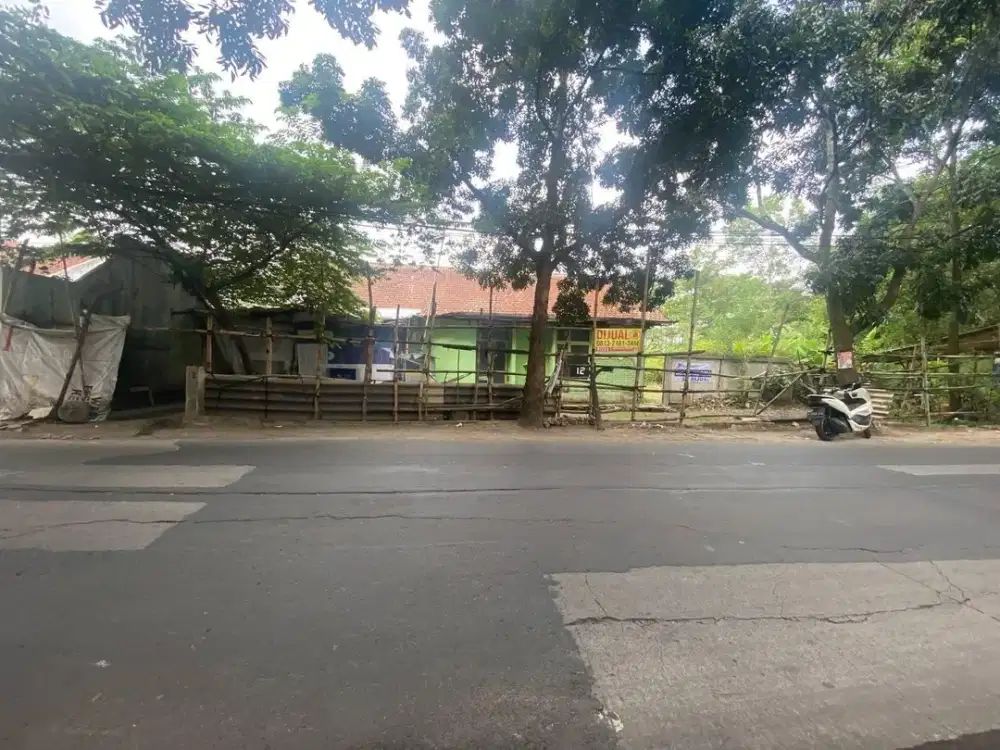 Dijual rumah lama hitung tanah di jln golf Raya Cisaranten Bandung