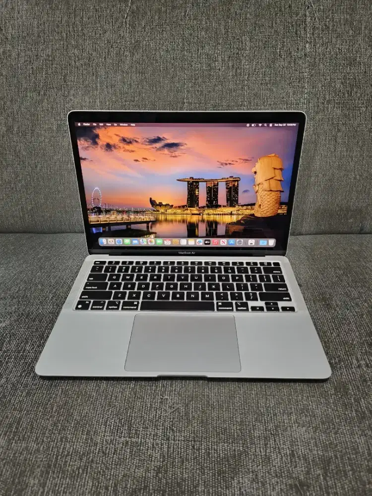 MacBook Air M1 Retina 13in 2020( ibox)
Chip Apple M1
Ram 8GB
SSD 512GB