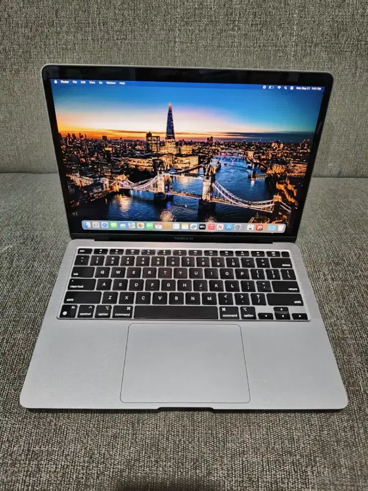 MacBook Air M1 Retina 13in 2020( ibox)
Chip Apple M1
Ram 8GB
SSD 256GB