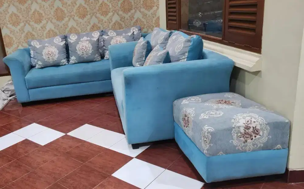 Sofa seperti digambar