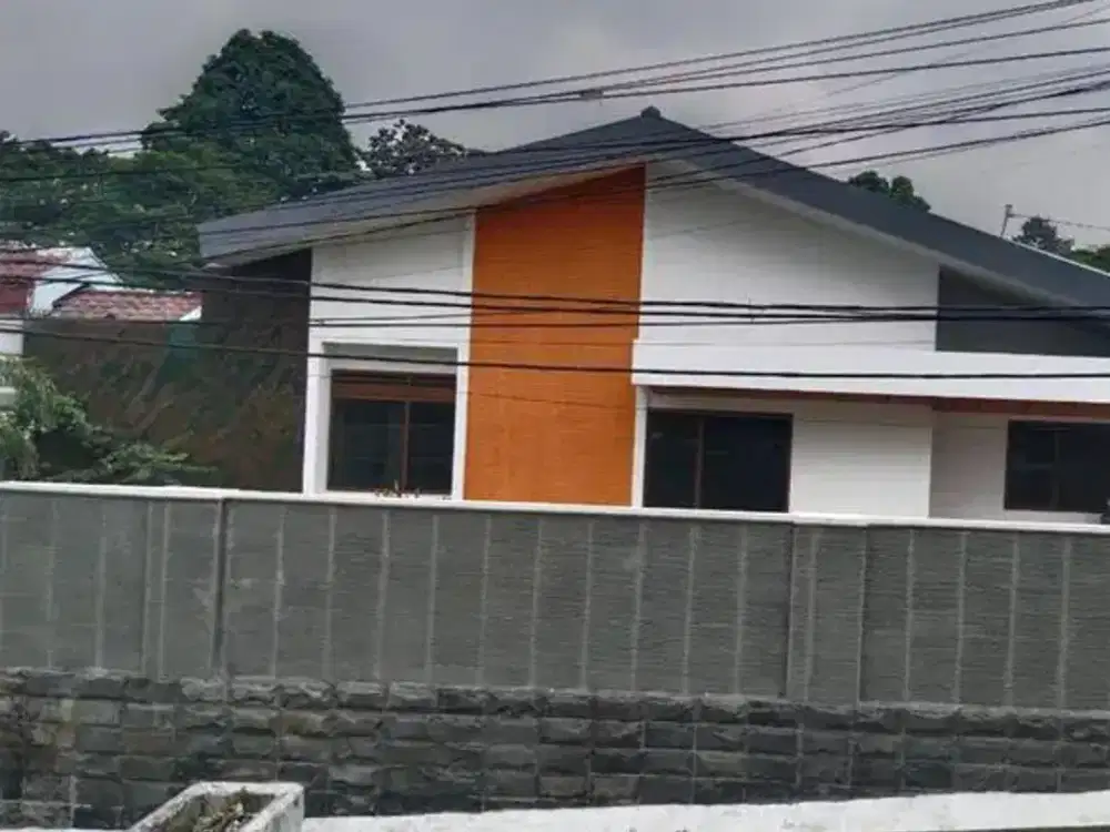 Dijual rumah nyaman terawat di Setrasari Bandung