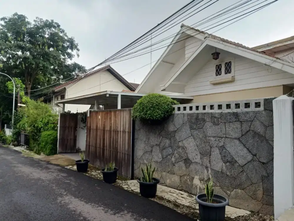 Dijual rumah terawat One gate Sistem di sayap cipaganti bandung
