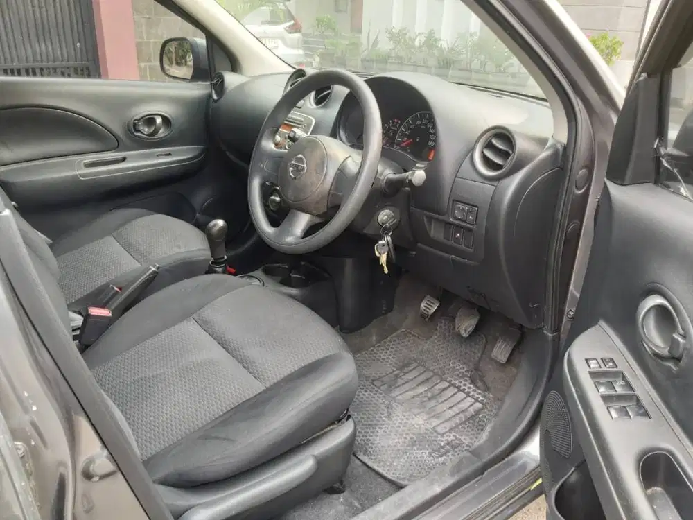 Nissan March L 1.2 AT 2013