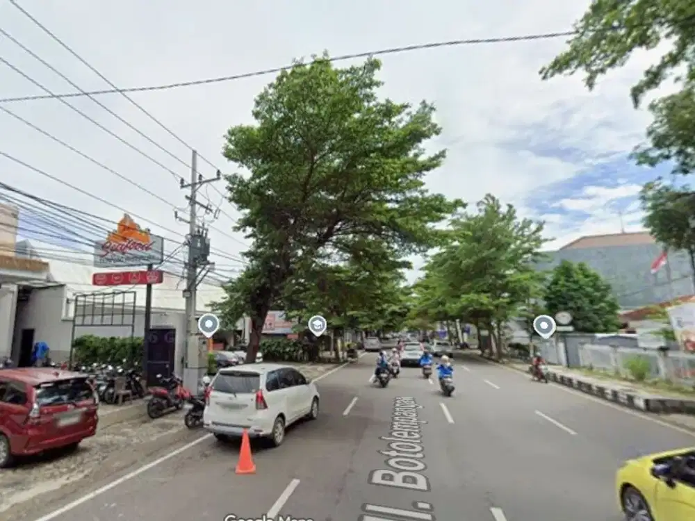 DISEWAKAN RUMAH JL. BOTOLEMPANGAN AREA CAFE DAN RUMAH MAKAN