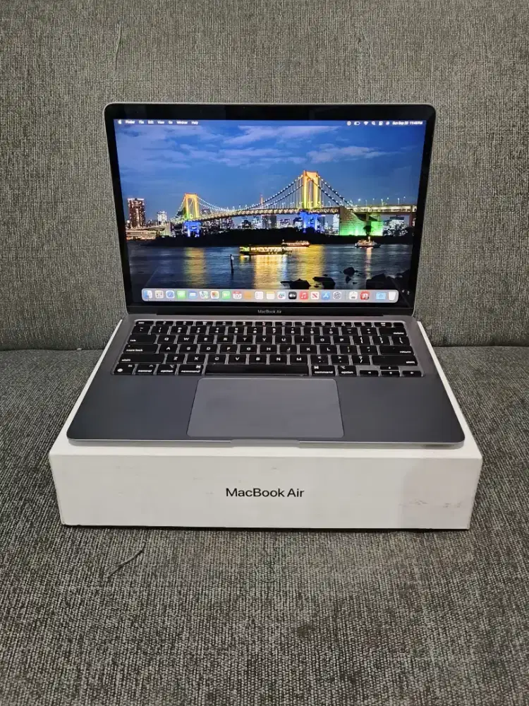 MacBook Air M1 Retina 13in 2020 Fullset (ibox)
Chip Apple M1
Ram 8/256