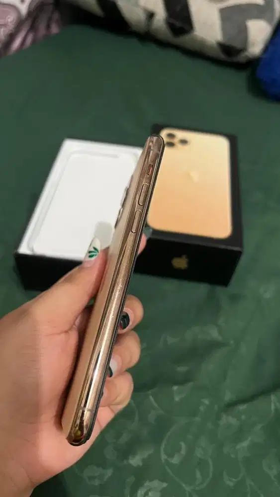 Di Jual Iphone 11 Pro 256gb gold