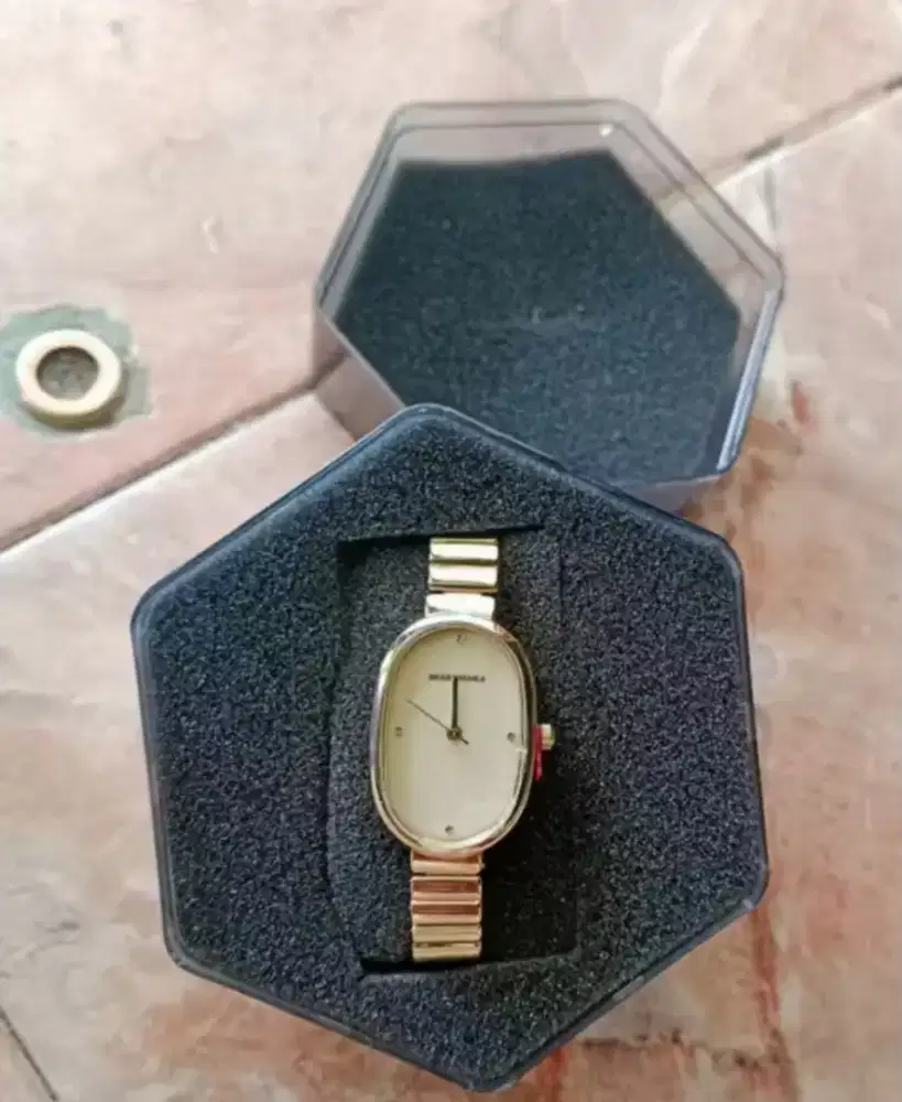 Jam tangan wanita