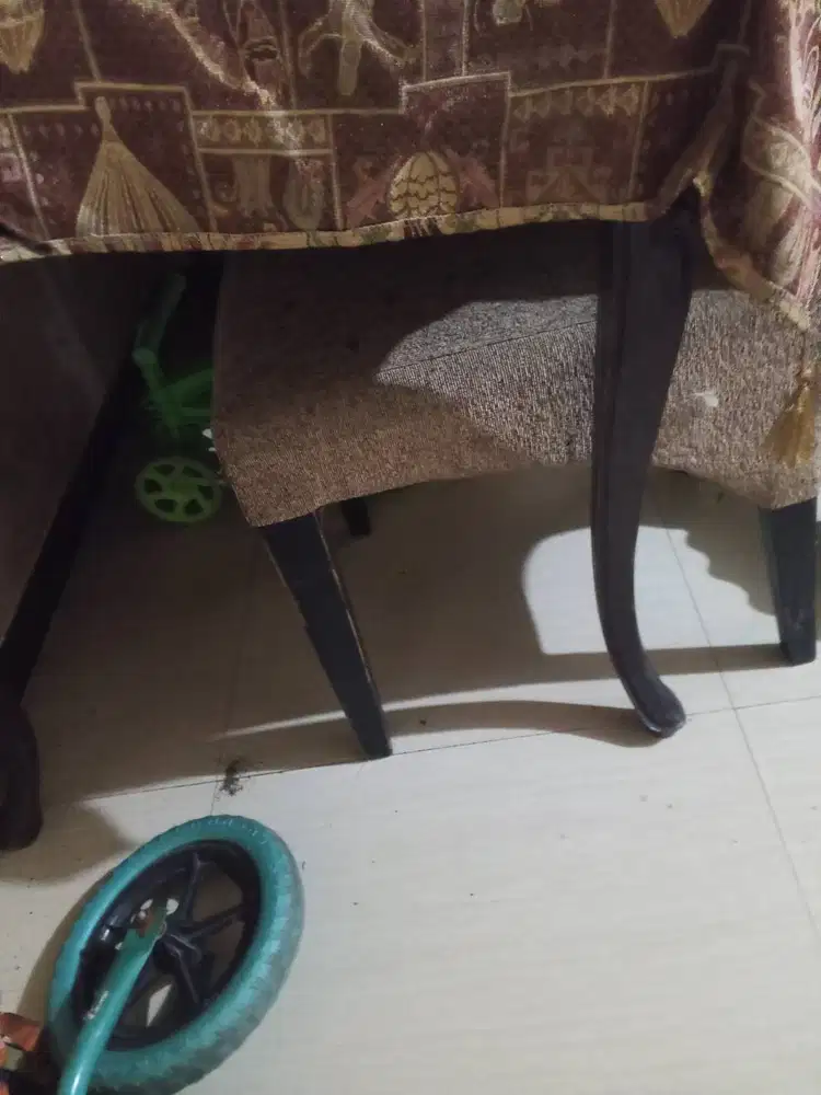 Meja jati free 4 kursi kaca