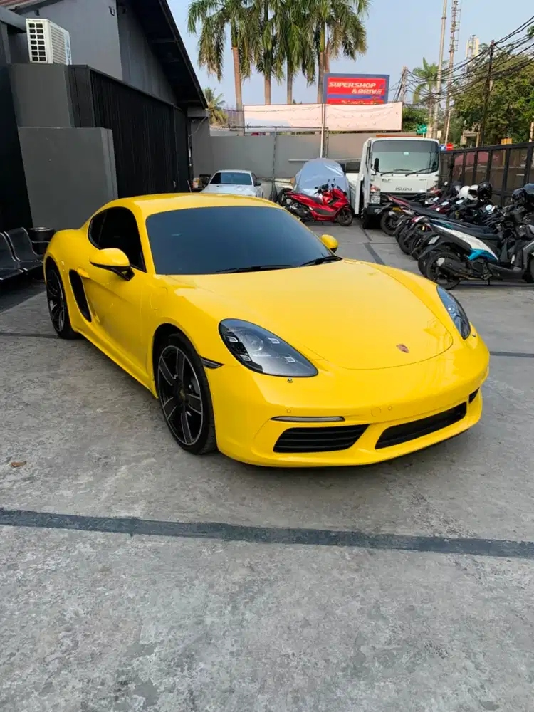 Porsche 718 Cayman 2.0 AT 2025