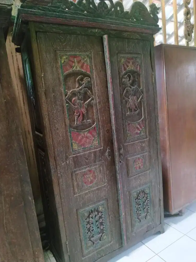 lemari jati full depan & samping ukiran