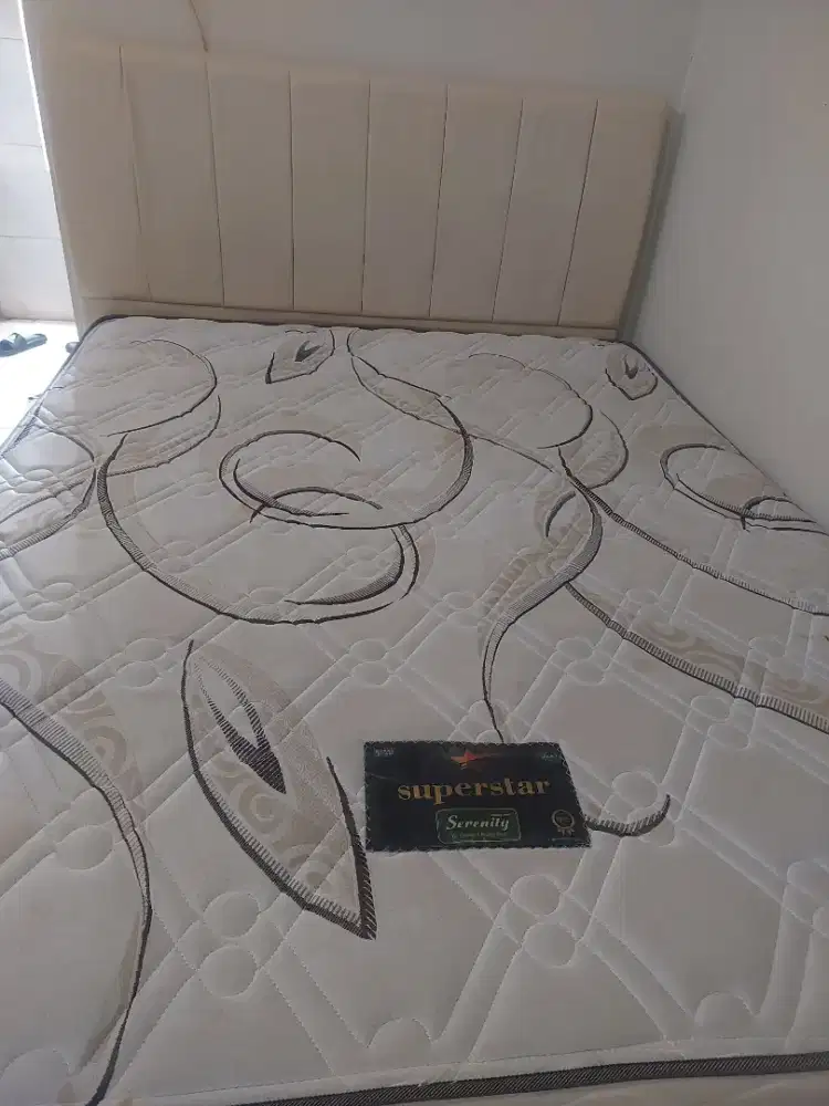 Di jual spring bed ukuran 160 kondisi sangat Bagus