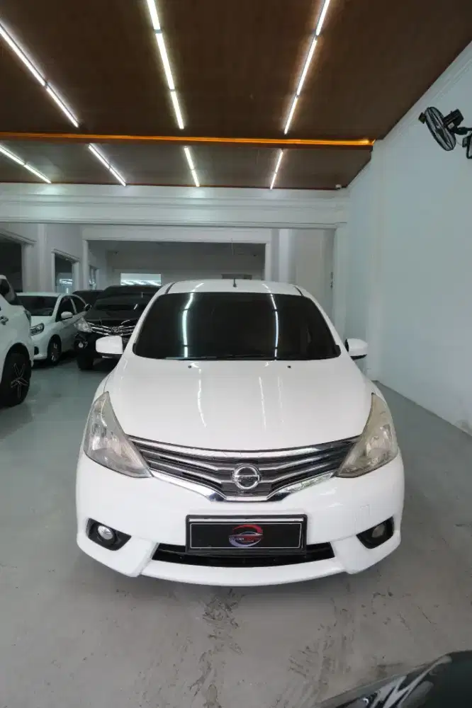 NISSAN GRAND LIVINA SV AT 2013
