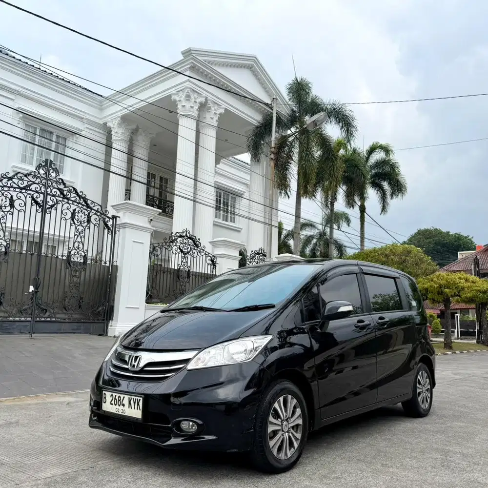 Honda freed psd 2013 istimewa