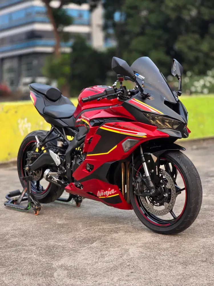 Kawasaki ZX25R ABS TFT Merah