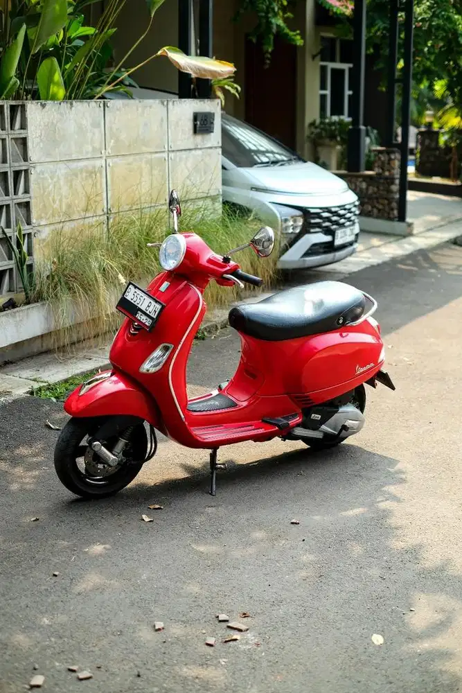 VESPA LX 125 IGET 2018 RED