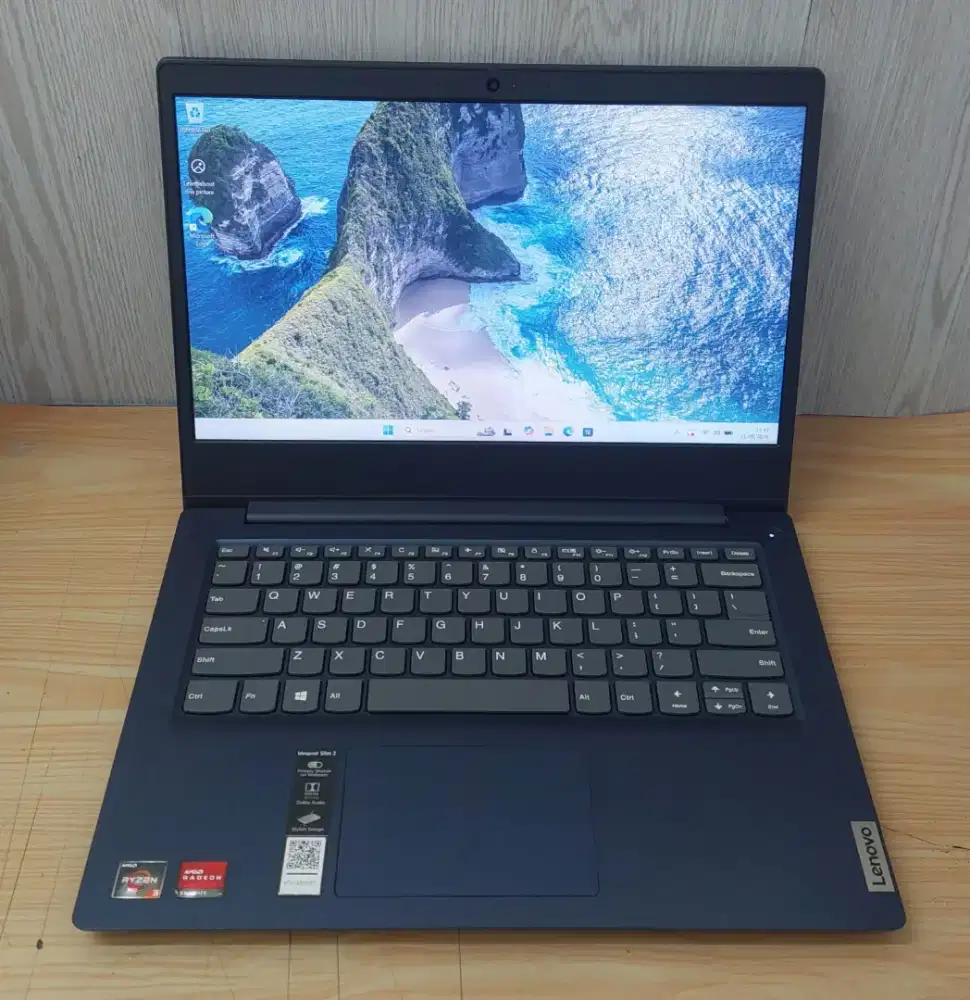Lenovo Slim 3 Ryzen 3-3250U|8GB|256GB|Radeon|14FHD|Win11|BH 99%