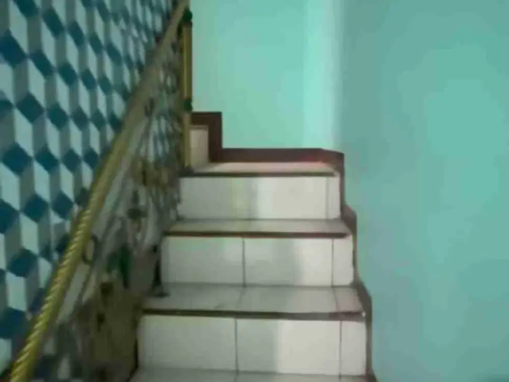 DISEWAKAN RUMAH STRATEGIS DI BULEVAR HIJAU HARAPAN INDAH BEKASI