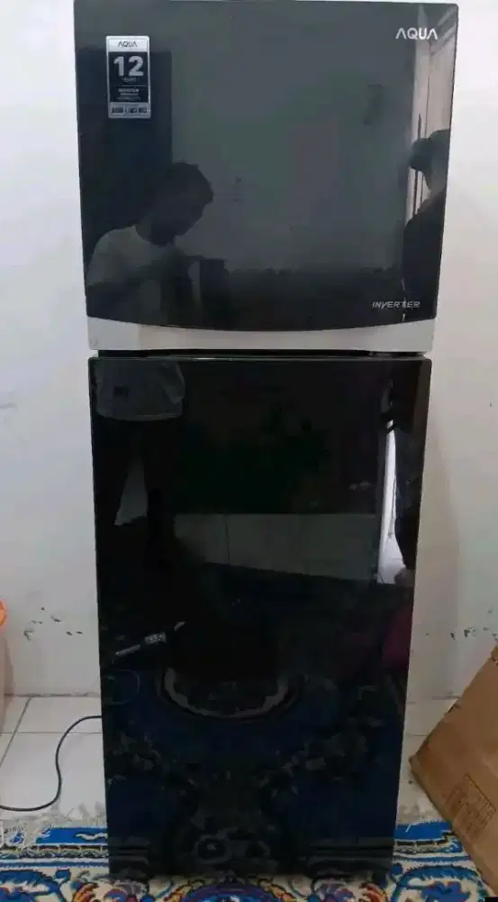 Bismillah Dijual Cepat Kulkas Merk Aqua Inverter Pemakaian Baru