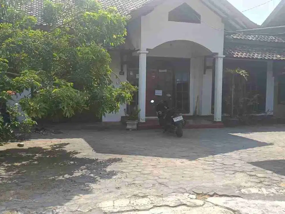 disewakan rumah besar cocok untuk kantor atau Hunian didekat kampus unisa