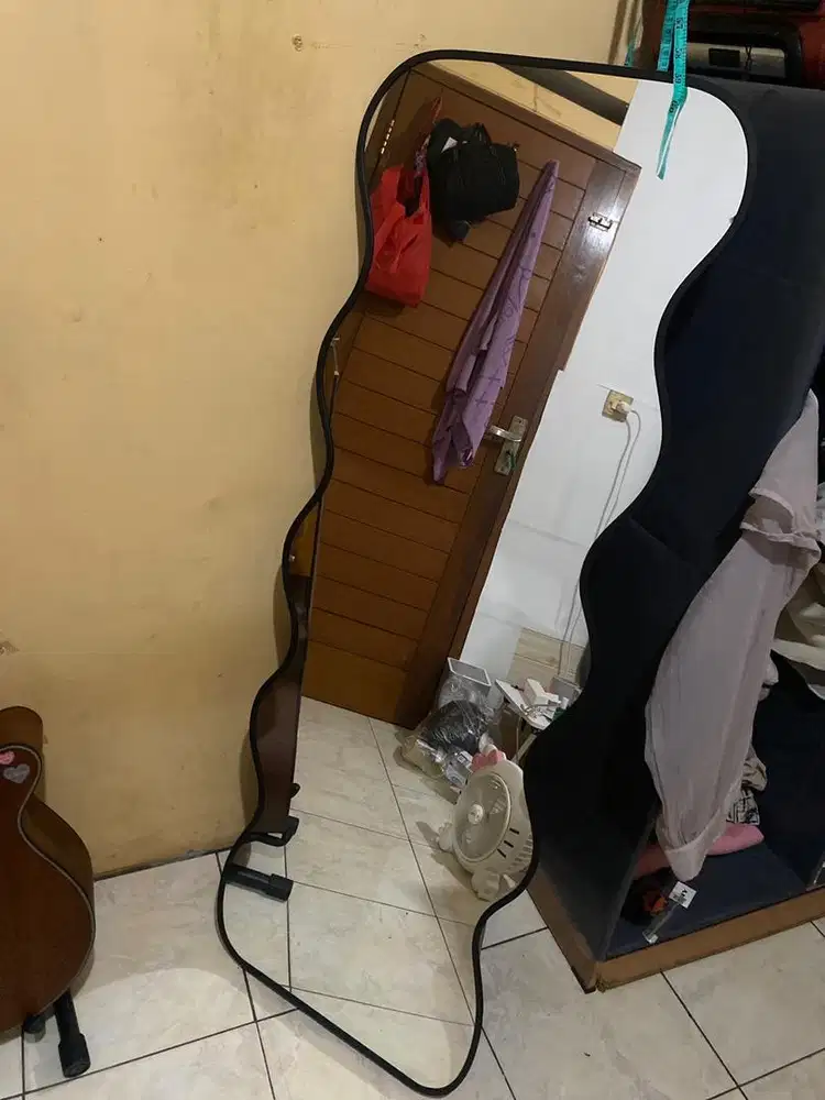 Standing cermin
