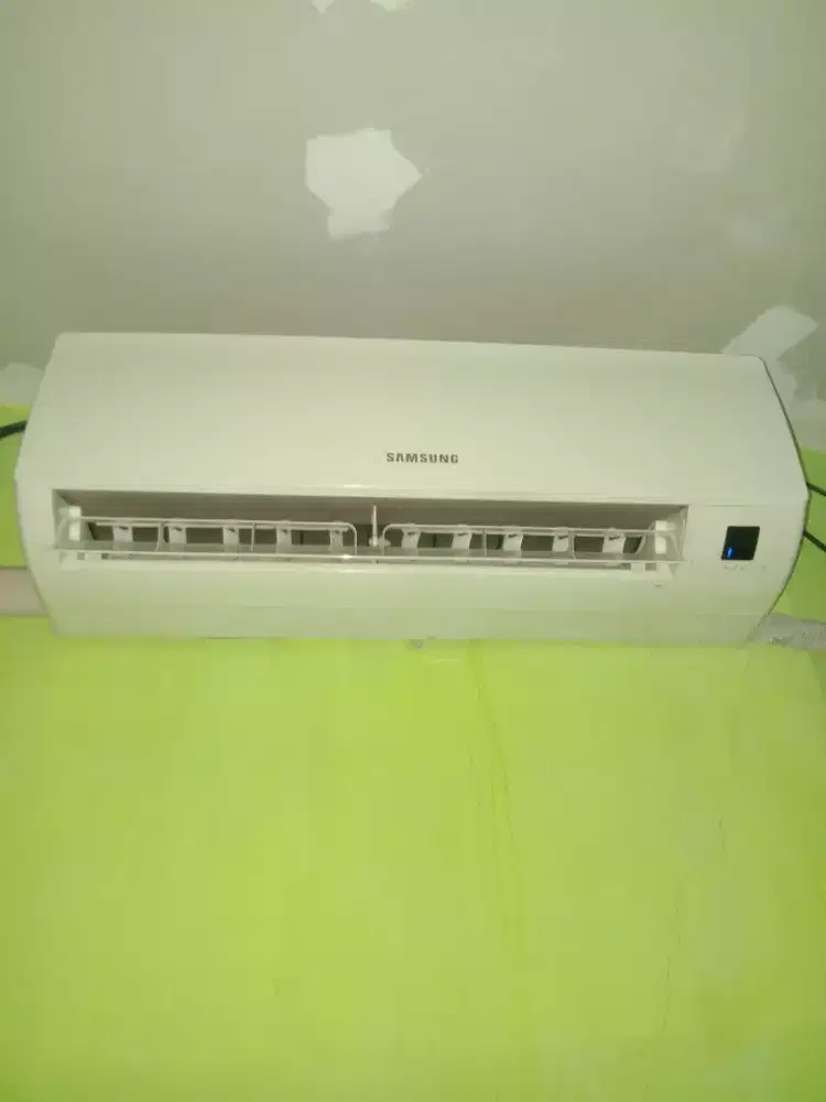 Mau Jual Cepat AC Merek Samsung 1/2 PK Dingin