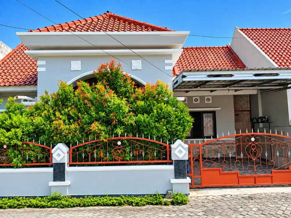 DIJUAL RUMAH KLASIK MODERN SIAP HUNI SELANGKAH KE PUSAT KOTA DIY