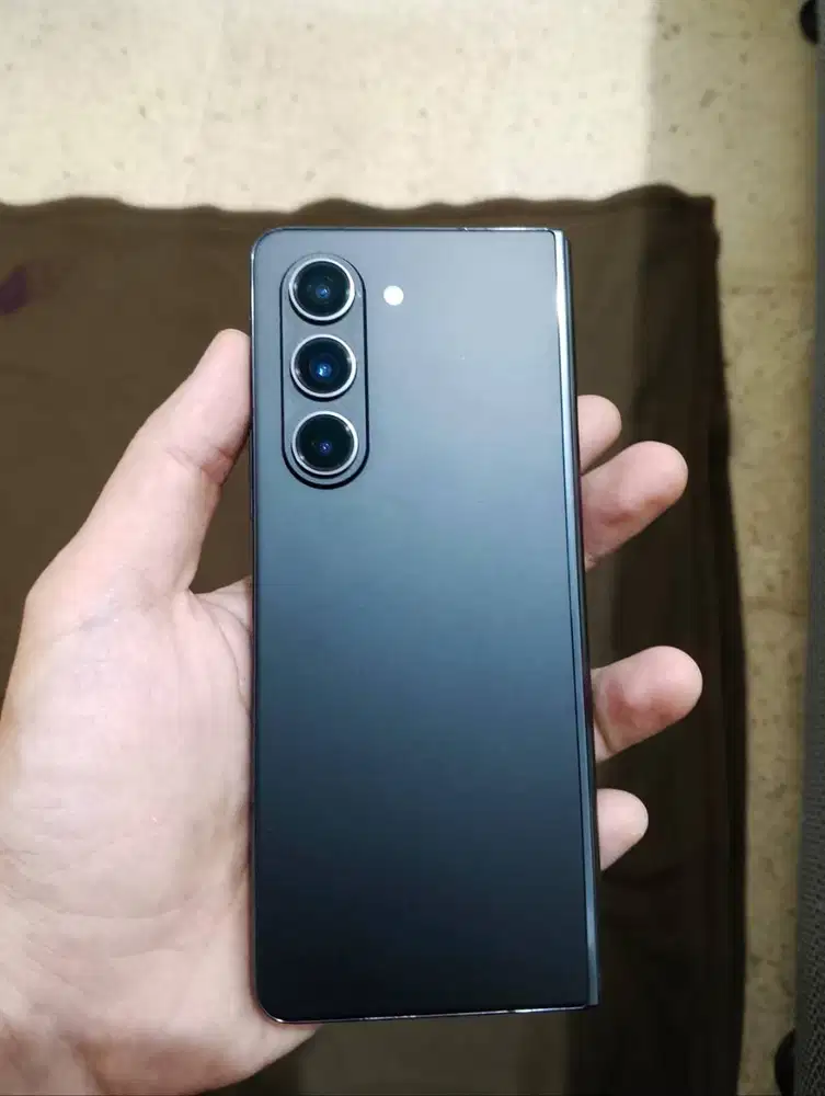 Z Fold 5 512GB 3 tahun pemakaian pribadi masih mulus