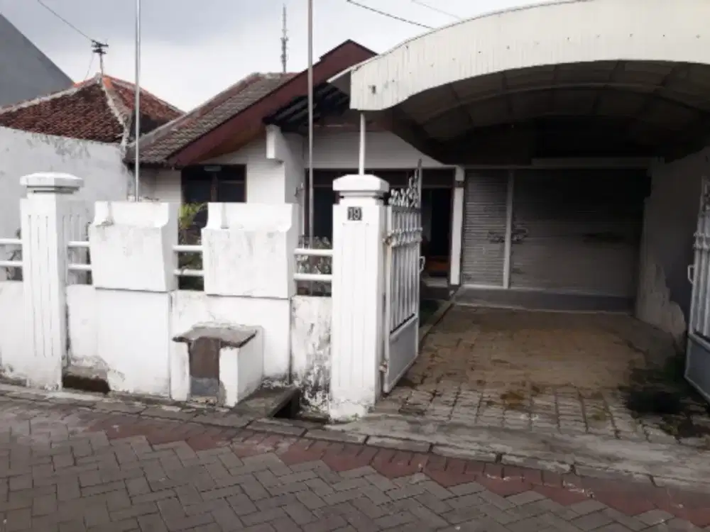 Di jual rumah Semolowaru utara