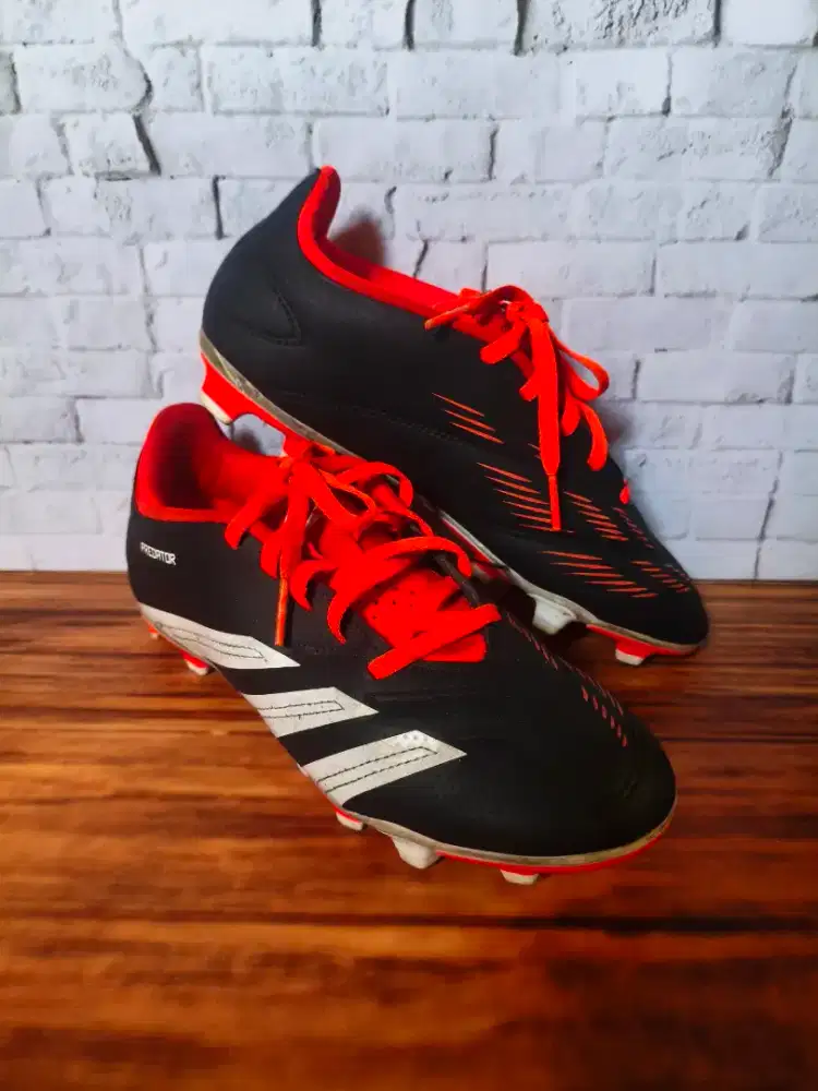 Sepatu Bola Adidas Predator Club FxG Junior (IG5429)