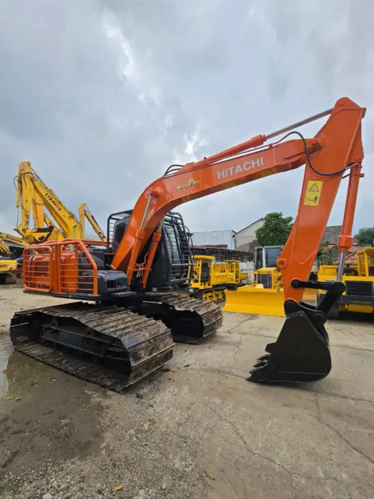 Hitachi Zaxis110MF Tahun 2014