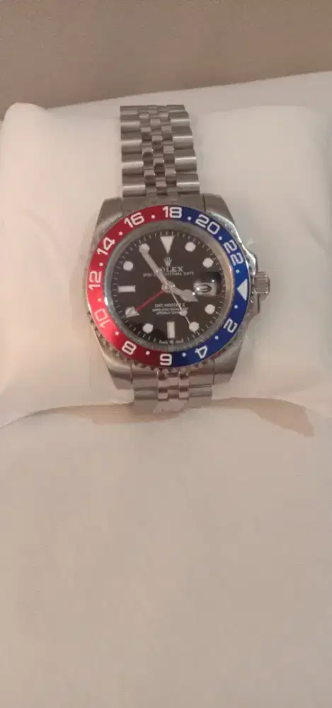 Jam tangan pria Rolex automatic .