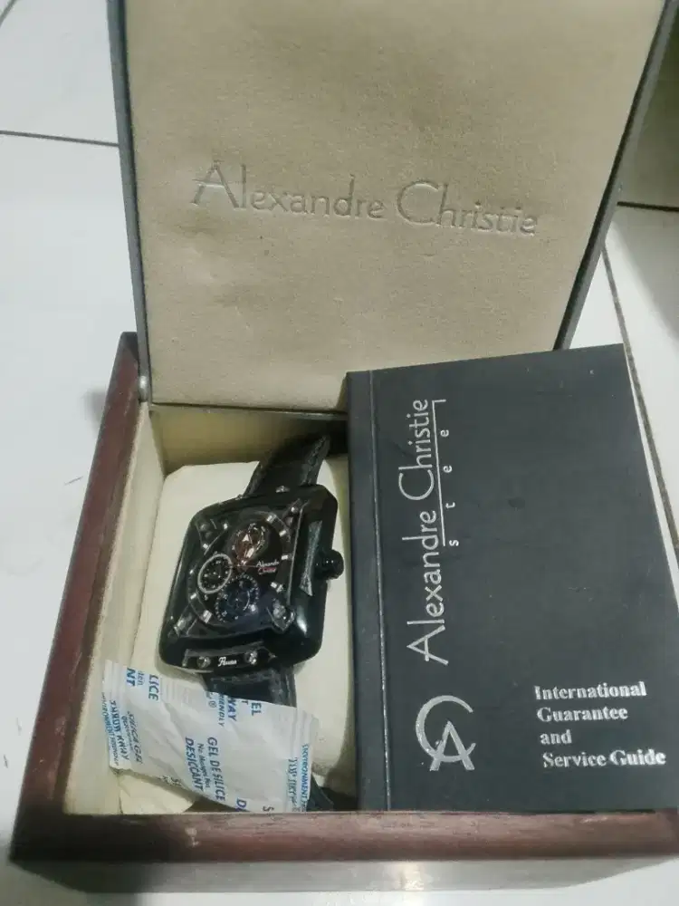 Dijual jam tangan Alexandria Christie