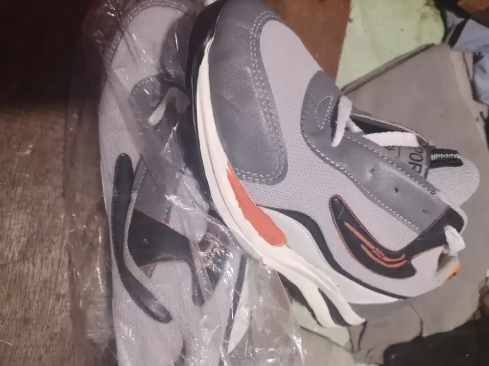 Dijual SEPATU SPORT
