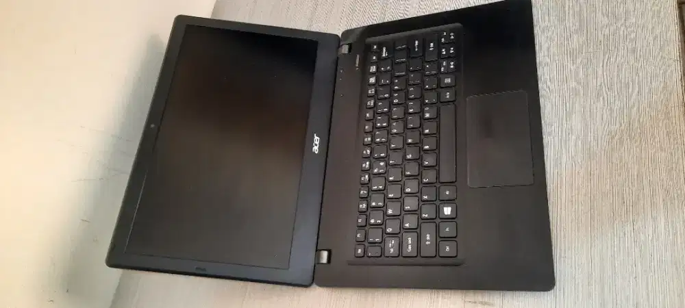 Laptop Acer Core i5'Gen 5th Kondisi Normal Minus Layar Peksibel Rusak