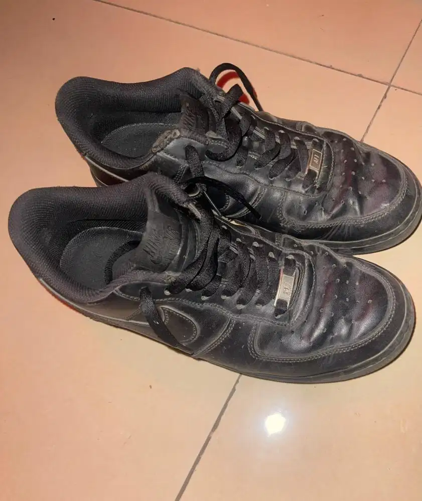 NIKE AIR FORCE 1 LOW BLACK SIZE 42 ORI