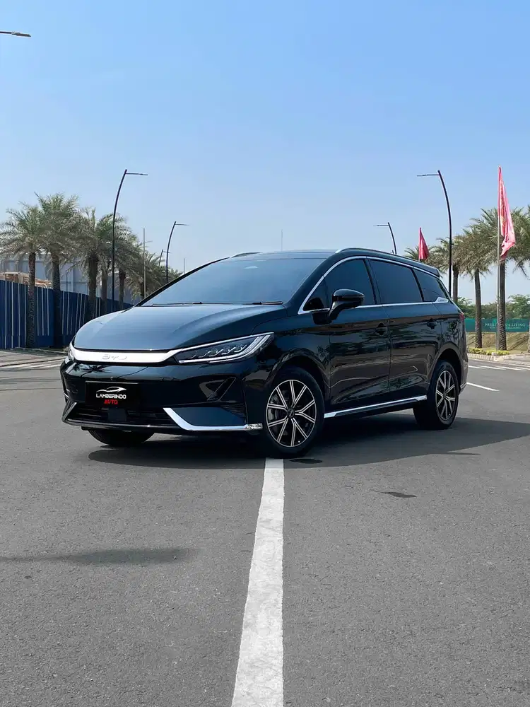 BYD M6 SUPERIOR EV 2025