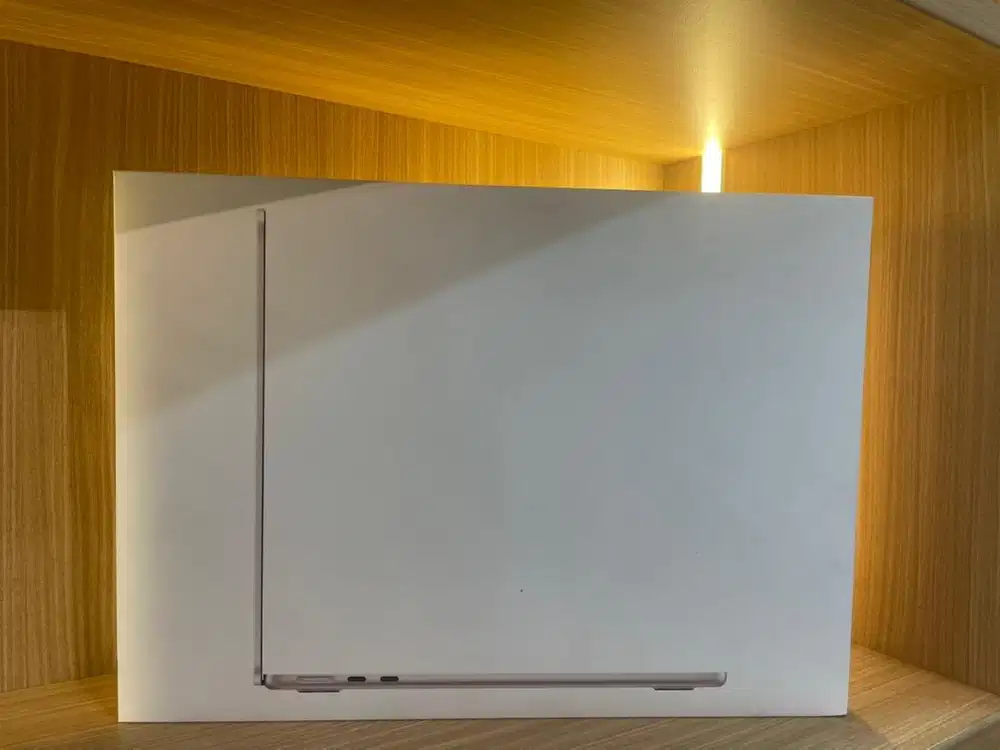MACBOOK AIR M5 BRAND NEW