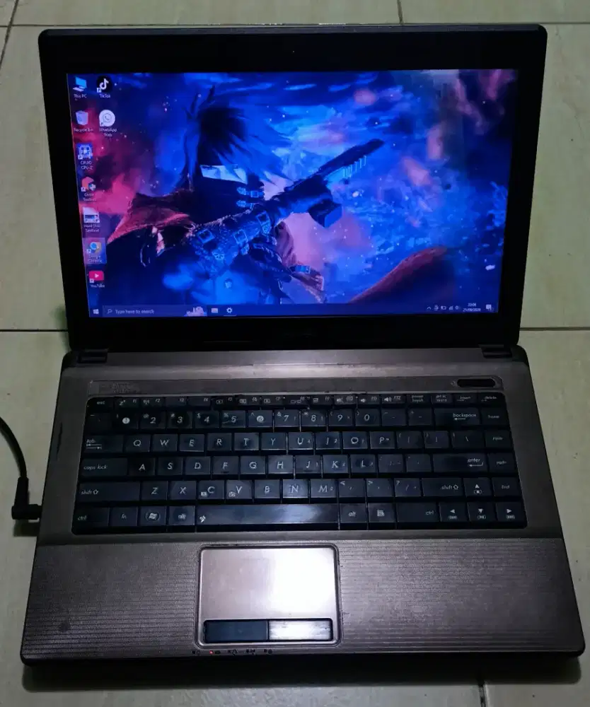 Laptop Asus Core i5 2450M (Minus cuma baterai Drop/rusak)