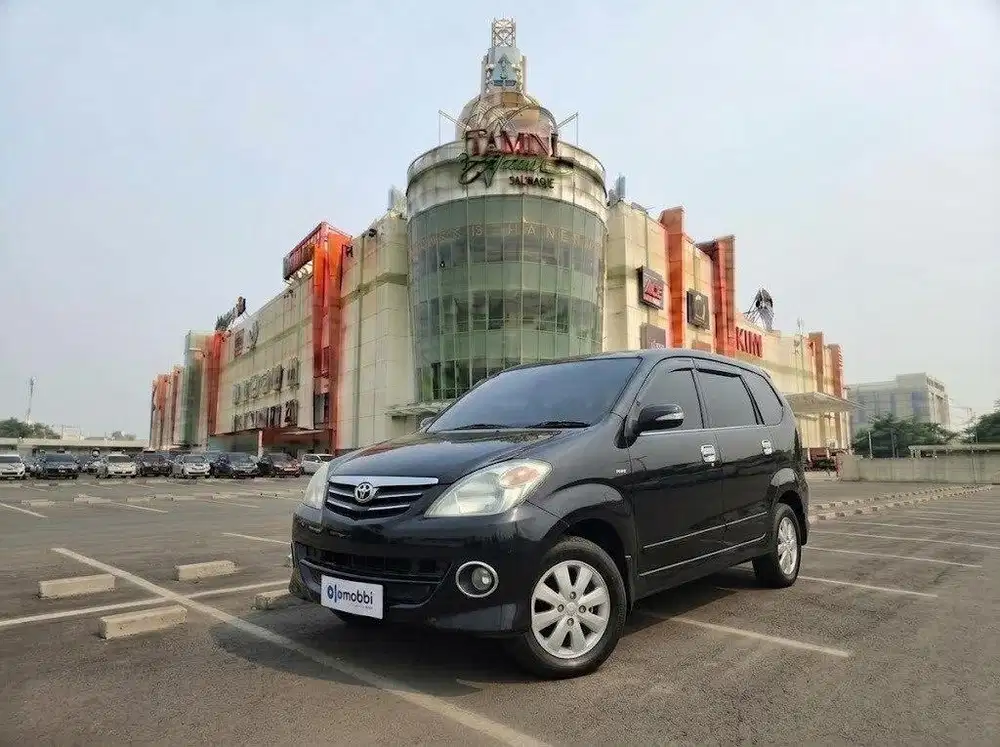 DP RENDAH - Toyota Avanza 2010 0MO