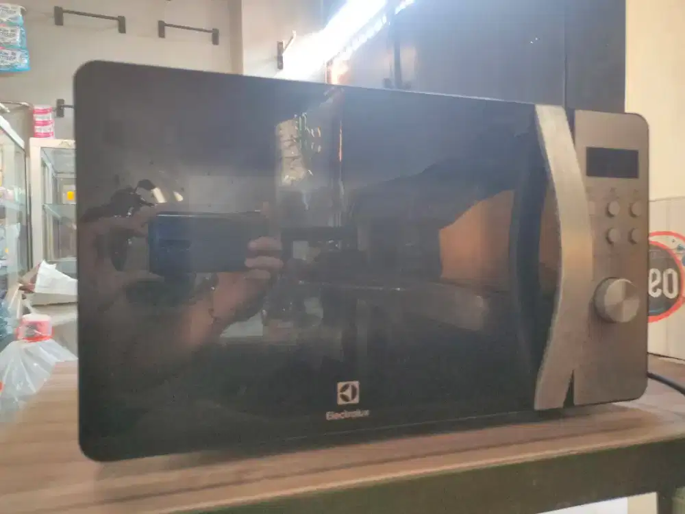 Microwave Electrolux UltimateTaste 500 EMG20D38GB
