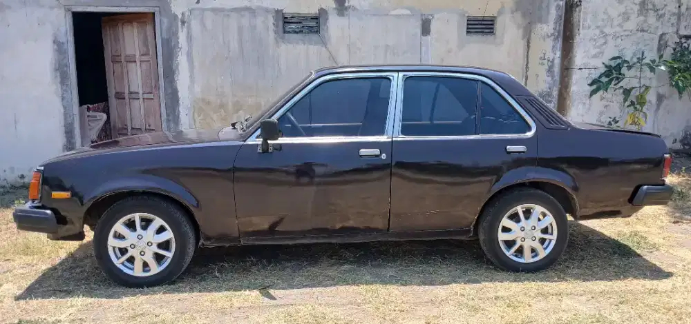 Holden Gemini 1980 Bensin - Sedan Retro Vintage Antik AG Kediri