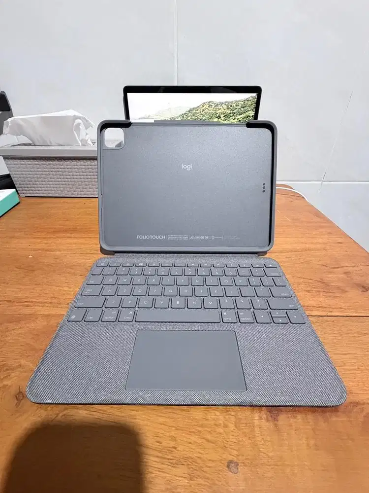 Logitech Folio Touch for iPad Pro 11”