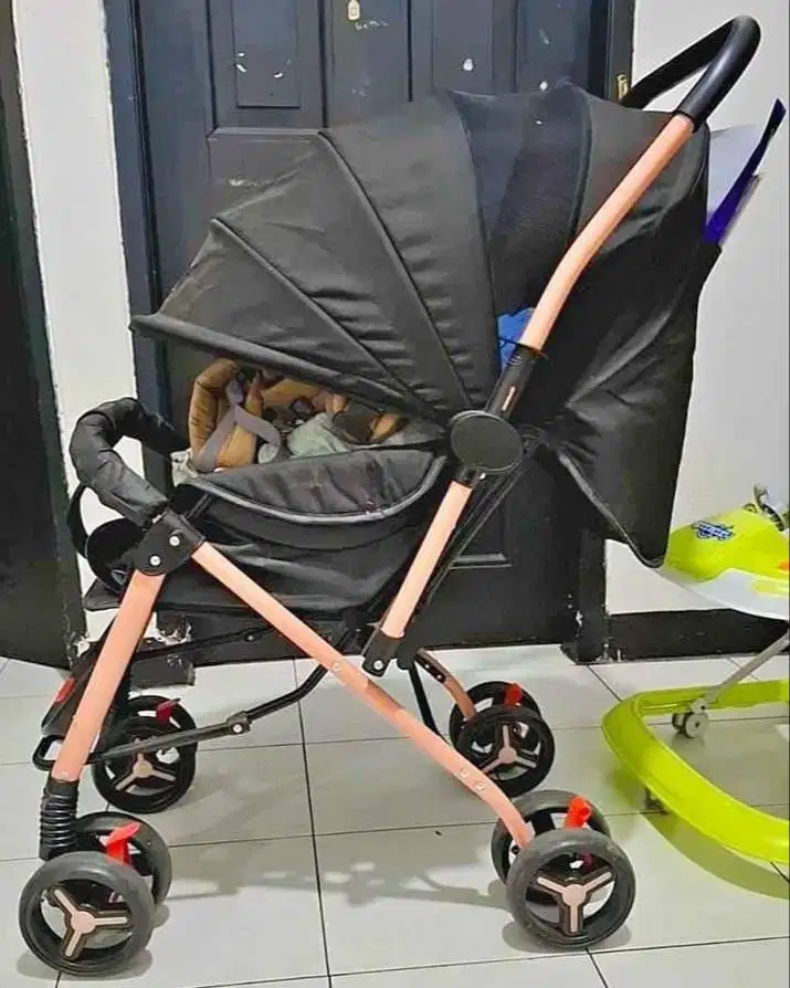 Dijual Stroller Bekas seperti baru No Minus, harga 350rb Nego Tipis