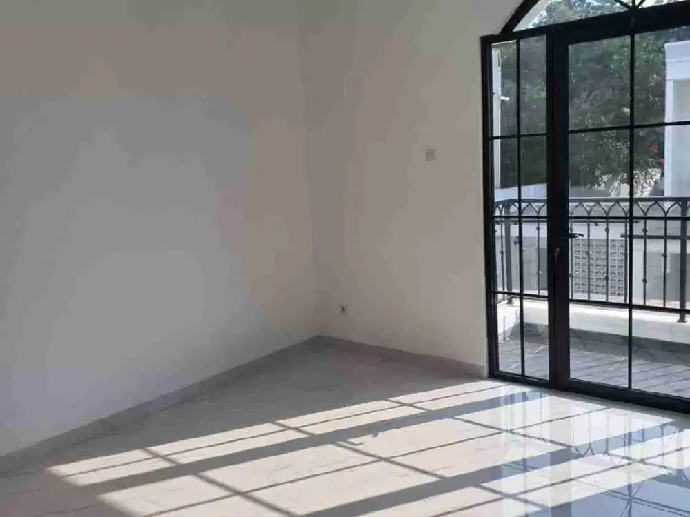 RUMAH BARU  MODERN LEBAK BULUS JAKARTA SELATAN