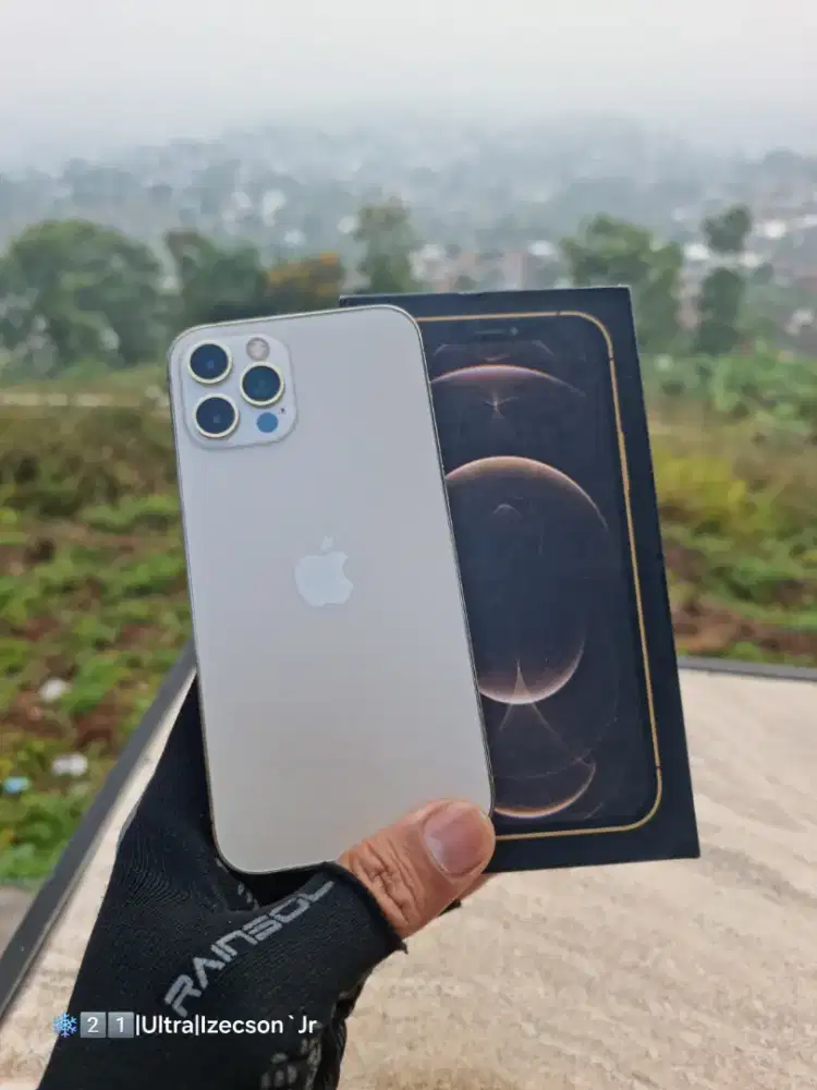 iPhone 12 Pro 256 CH/A Fullset
Kondisi 95% Mulus, All Operator