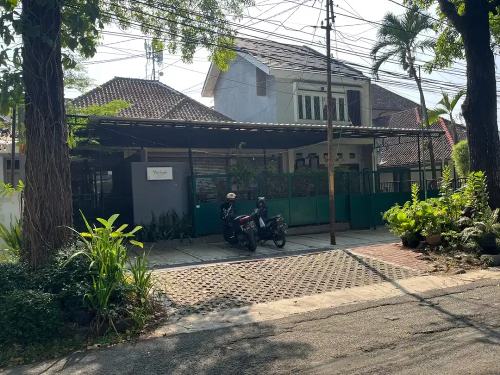 Rumah & Cafe di jalan Tengku Angkasa sayap Dago, Kota Bandung