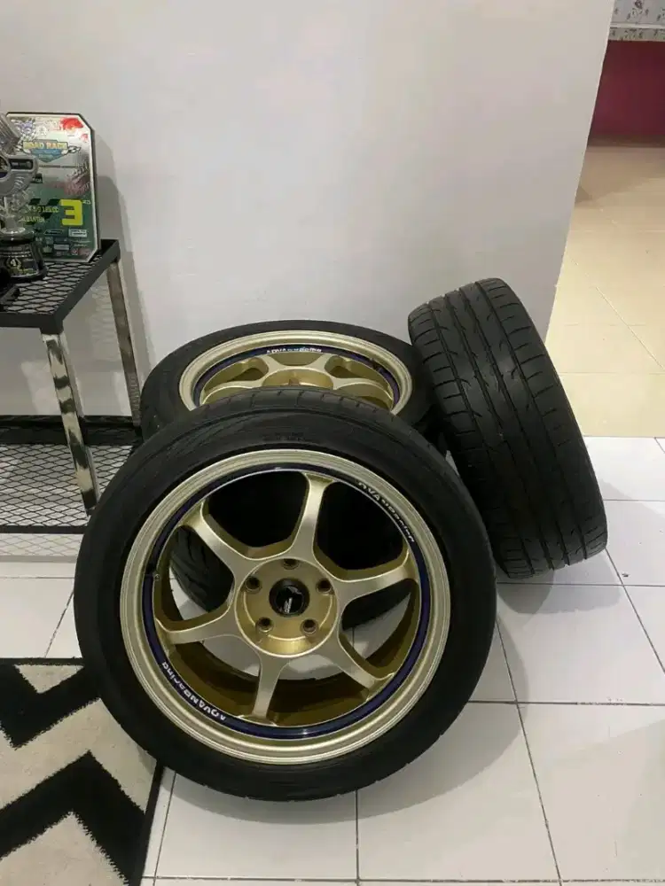 velg mobil racing